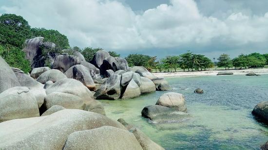 Pesona Pantai dan Lautan: 4 Pulau Terindah di Indonesia