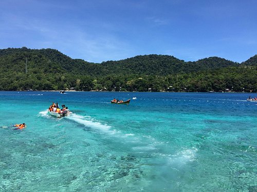 Pesona Pulau-pulau Tersembunyi di Indonesia yang Harus Dikunjungi